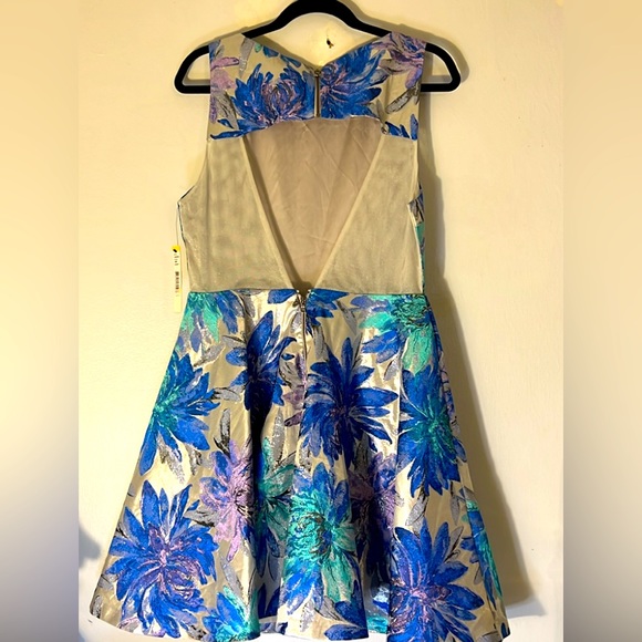 🌸 NWT Alice & Olivia Jacquard Floral mini dress size 12 - Picture 8 of 9